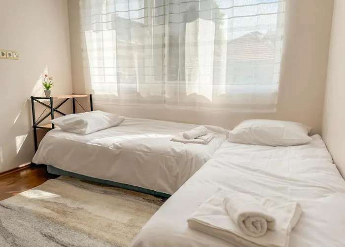 2br And Cosy Trimonsium 5min From Pedestrian Street *