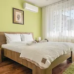 2br And Cosy Trimonsium 5min From Pedestrian Street דירה פלובדיב