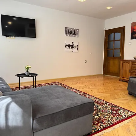 Two-bedroom And Cosy Апартамент Пловдив