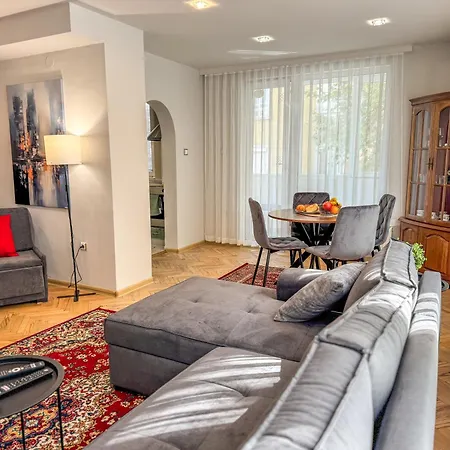 2br And Cosy Trimonsium 5min From Pedestrian Street