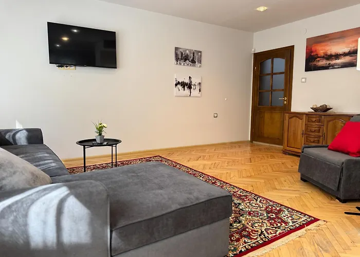 2br And Cosy Trimonsium 5min From Pedestrian Street Appartamento Plovdiv